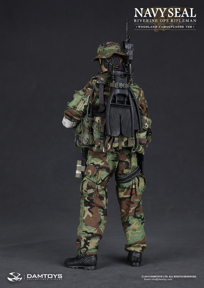DAM 93015 - NAVY SEAL RIVERINE OPS RIFLEMAN (WOODLAND CAMOUFLAGE