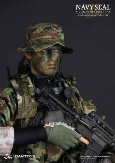 DAM 93015 - NAVY SEAL RIVERINE OPS RIFLEMAN (WOODLAND CAMOUFLAGE