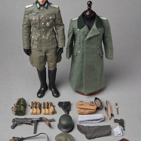 AL-100035 Alert Line 1:6 WWII German Army Officer Figure