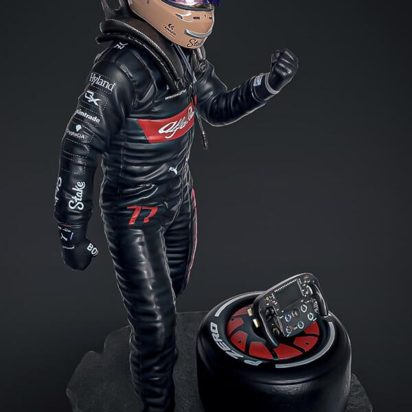 SA4016 - STAR ACE 1/4 F1 Driver - Valtteri Bottas